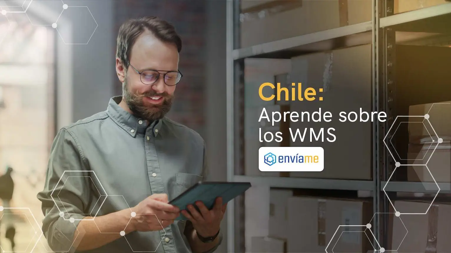 Conductor entregando paquetes en México